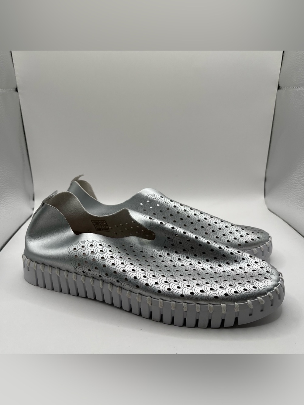 ILSE JACOBSEN Style: TULIP3576 Color: Silver  size 38 US 7-7.5 flats slip on